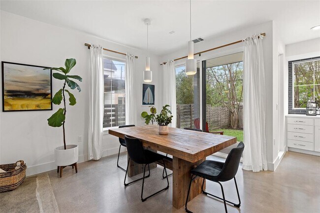 Foto del edificio - 1503 Richcreek Rd