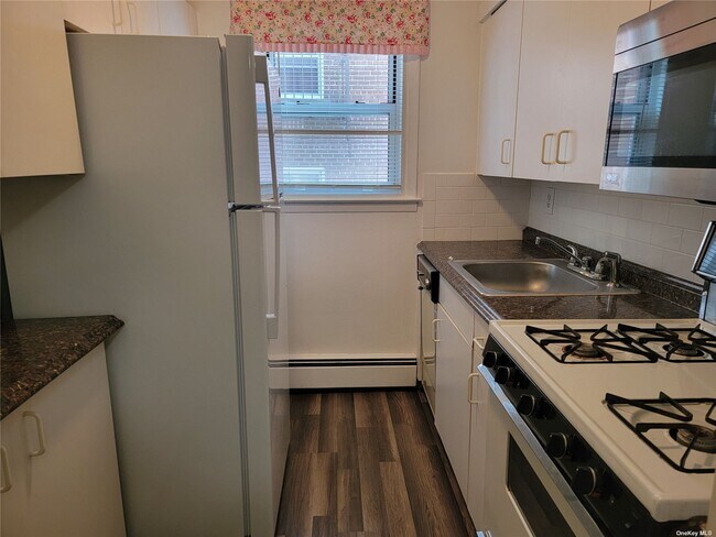 Building Photo - 120 S Park Ave