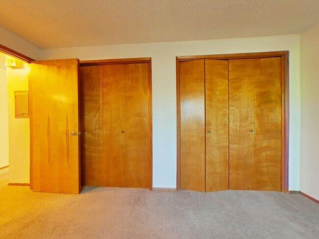Foto del edificio - 2 Bedroom Apartment ~ Close to Campus