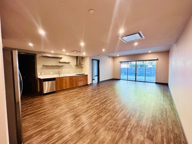 3105 Living Rm - Vantage