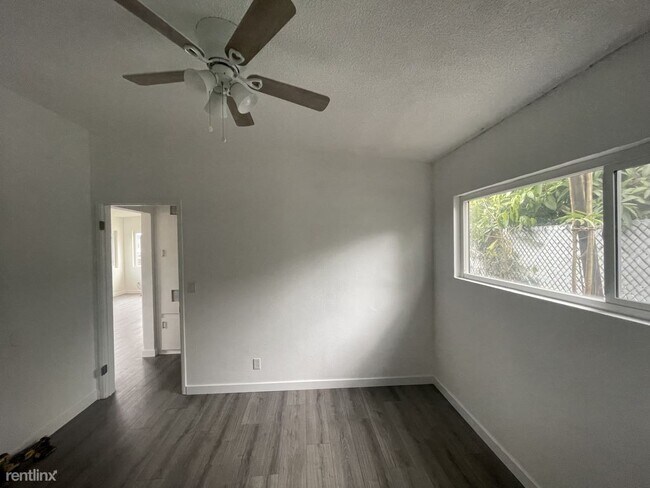Foto del edificio - 2 br, 1 bath 4plex - 910 Easton Street 912