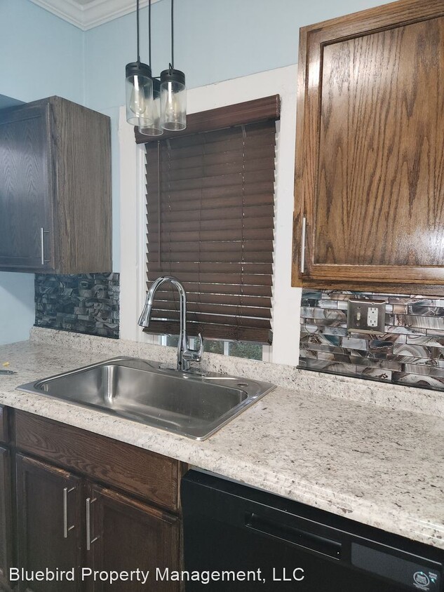 Primary Photo - 2 br, 2 bath House - 5004 Holmes A