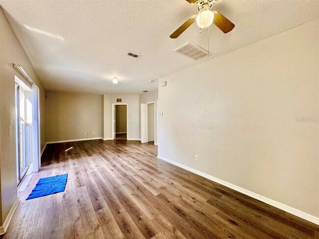 Foto del edificio - 2420 E Ida St