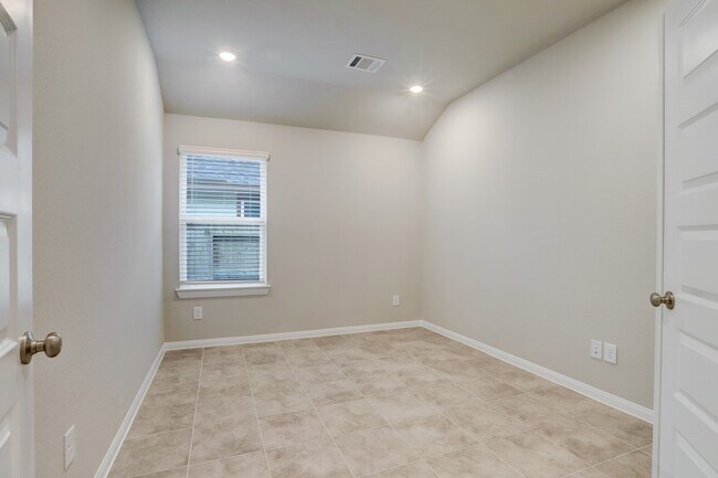 Foto del edificio - 2110 Cherryvale Dr