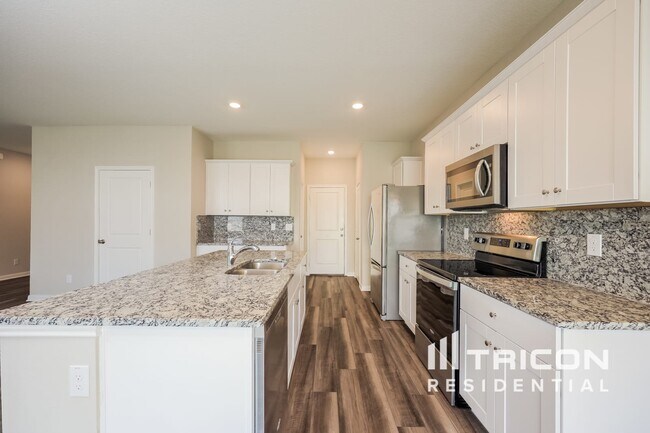 Foto del edificio - 14351 Palm Ridge