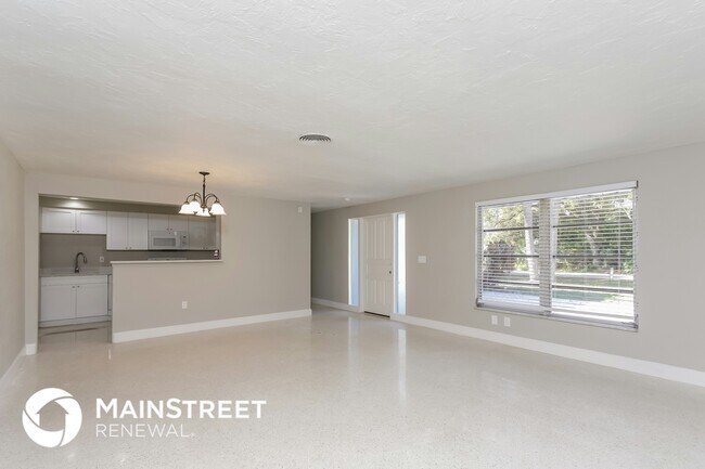 Building Photo - 2175 Gentian Rd