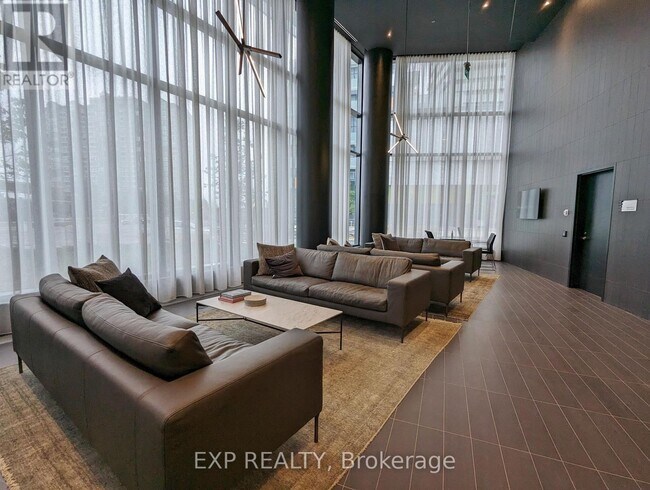 Building Photo - 3900-3900 Confederation Pkwy
