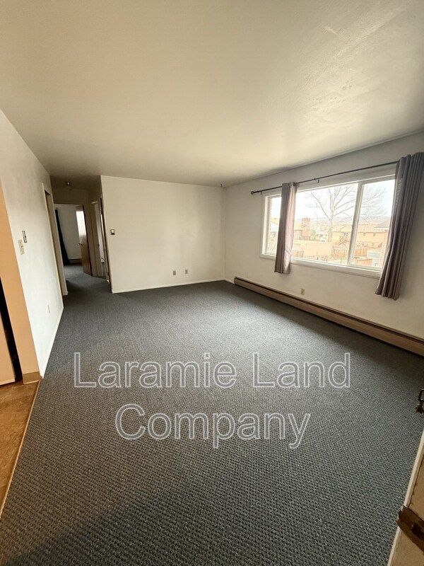 Foto del edificio - 1609 E Baker St