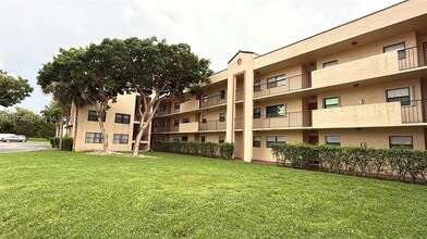 Building Photo - 3396 Foxcroft Rd