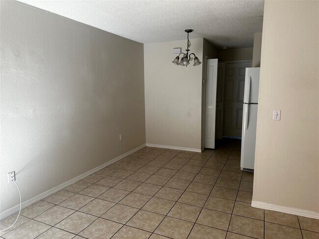 Building Photo - 2280 Florida Dr