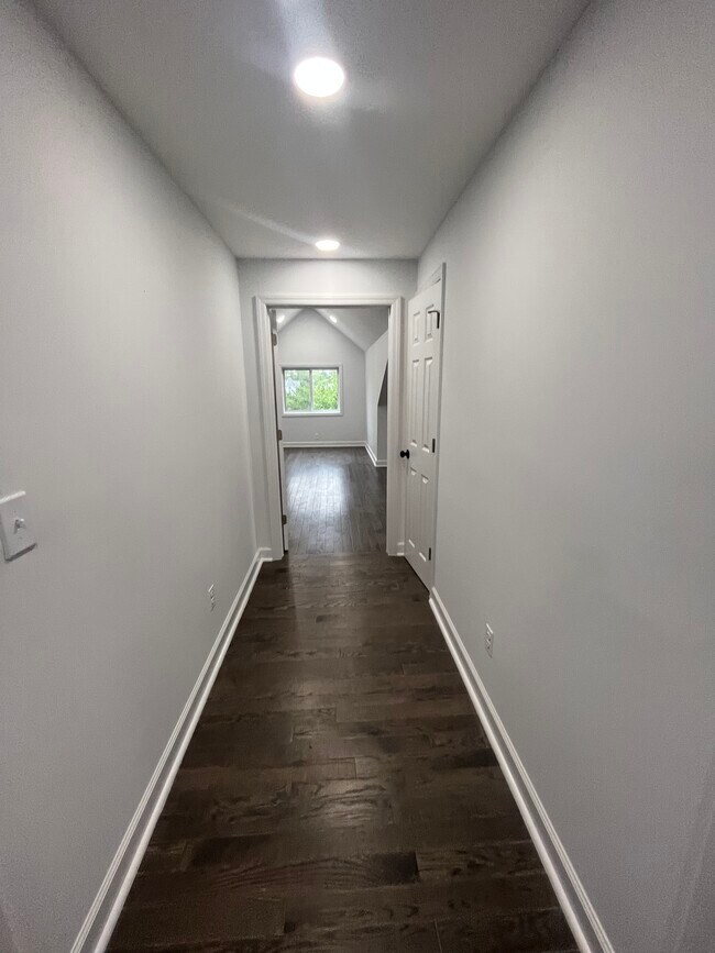 Foto del edificio - 1155 E 39th St