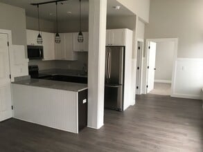 Building Photo - 238 N George St