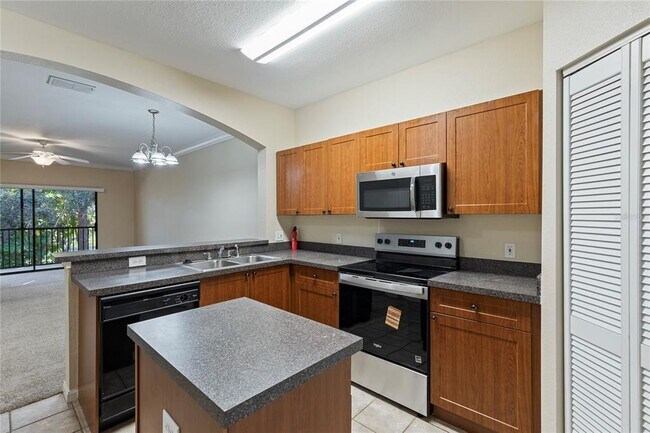 Building Photo - 2250 Portofino Pl
