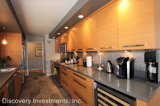 Foto del edificio - 4 br, 3 bath House - 1961 Drake Drive