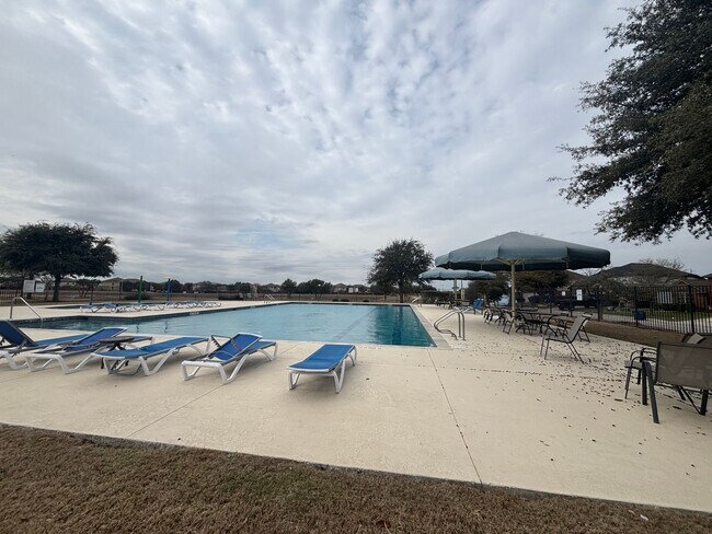 Building Photo - Beautiful 3-bed 2-Bath home in Avery Park ...
