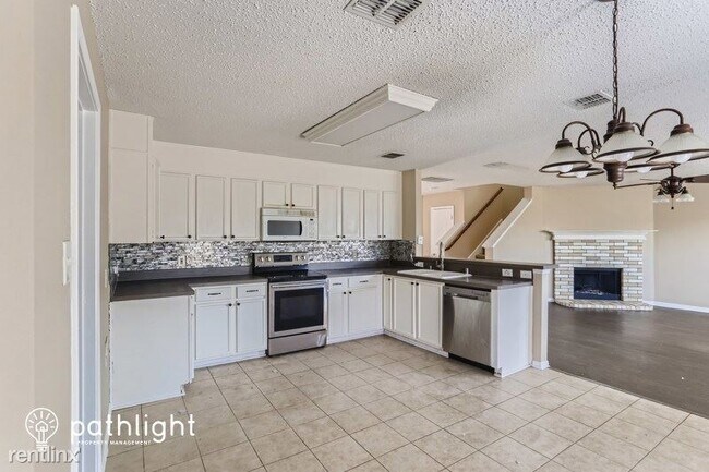 Building Photo - 3 br, 2.5 bath House - 1405 Knottingham Dr...