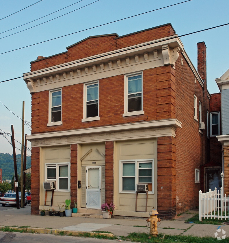 Primary Photo - 121 Adela Ave