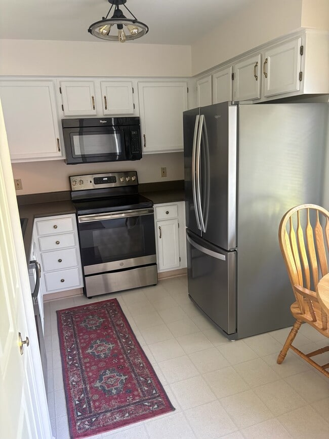 Building Photo - 8976 Woodbridge Dr