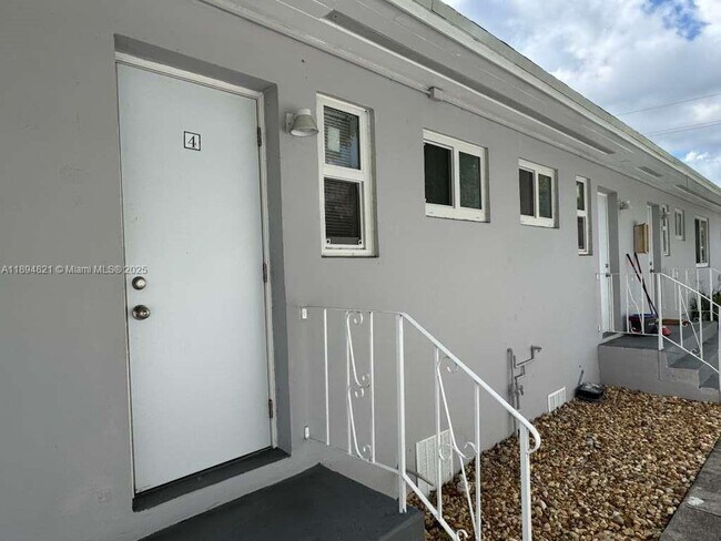 Foto del edificio - 885 SW 29th Ave