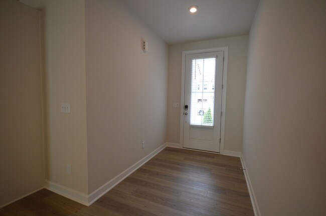 Building Photo - 7805 Sofiana Ave