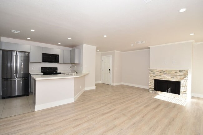 Building Photo - 8600 W Charleston Blvd