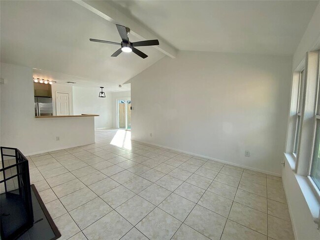 Building Photo - 12318 Marogot Run