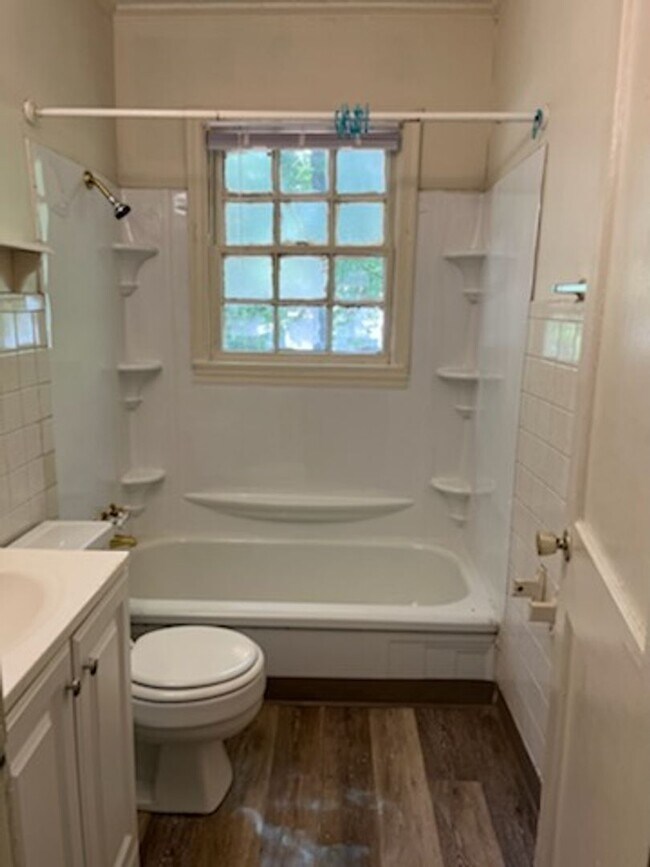 Foto del edificio - 3908 N Linden Dr