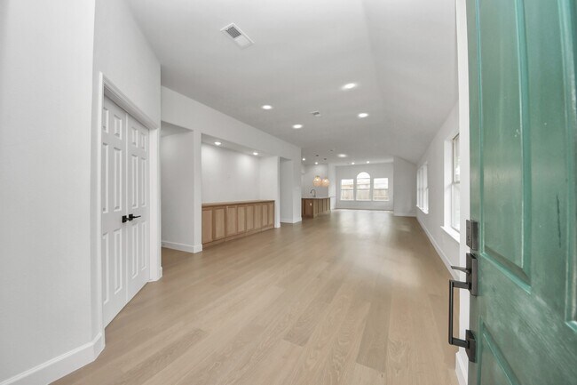 Building Photo - 38 Bayou Springs Ct