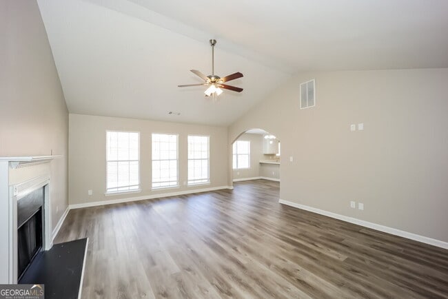 Building Photo - 5744 Village Loop