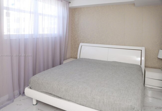 Foto del edificio - 3001 S Ocean Dr