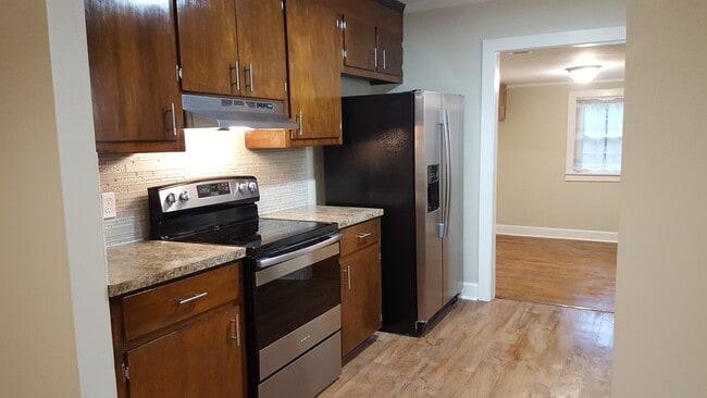 kitchen - 514 Laurens Avenue