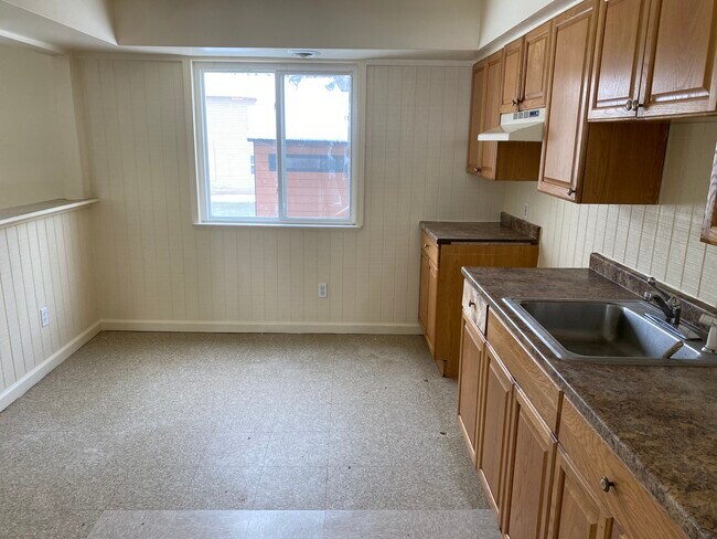 Kitchen - 31477 Alcona Ct
