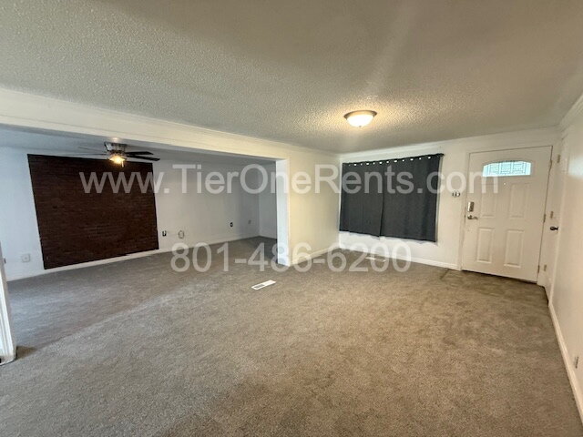 Building Photo - NO deposit option available for qualified ...