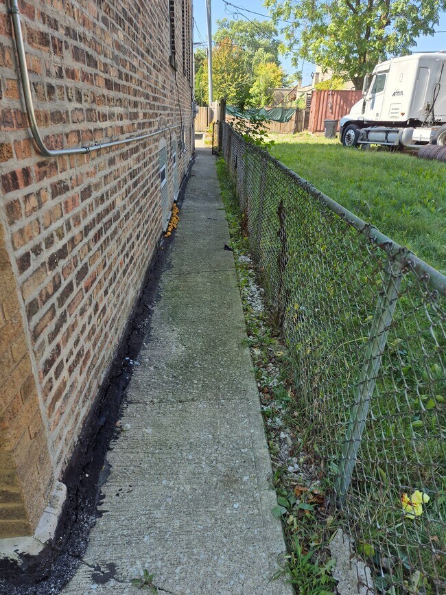 Foto del edificio - 1148 N Mayfield Ave