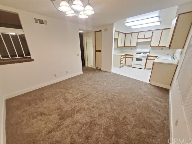 Building Photo - 26375 Waterford Cir