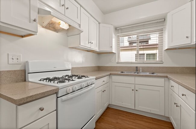 Interior Photo - 317 Milford St