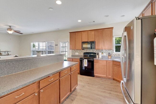 Building Photo - Rice Creek