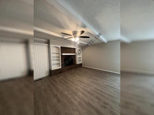 Building Photo - 2228 S Whitbourne Pl