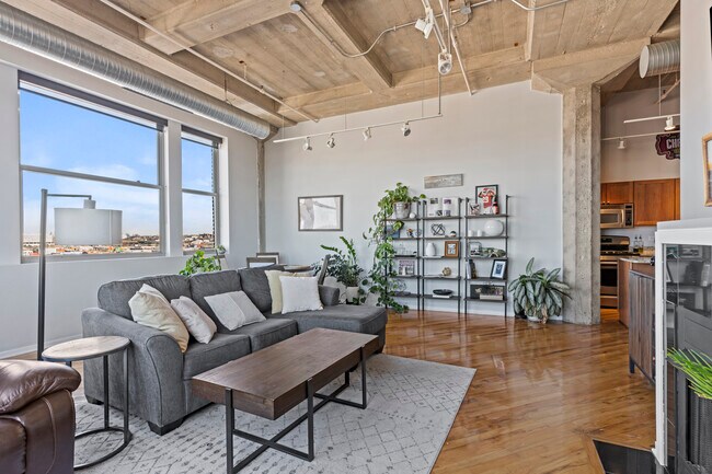 Foto del edificio - 2107 Grand Blvd