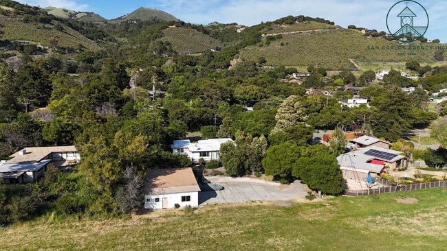 Building Photo - Spacious Two Bedroom Home on Carmel Valley...