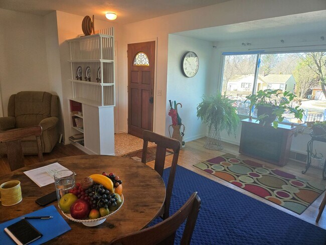 Foto del edificio - Charming West-Side Gem