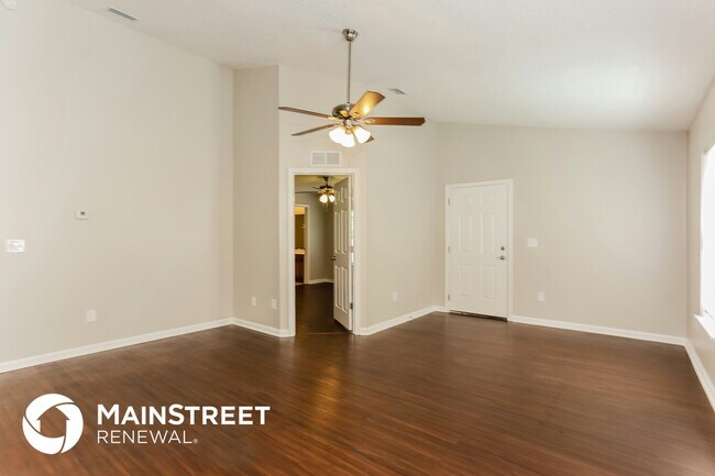 Foto del edificio - 8566 Maple St