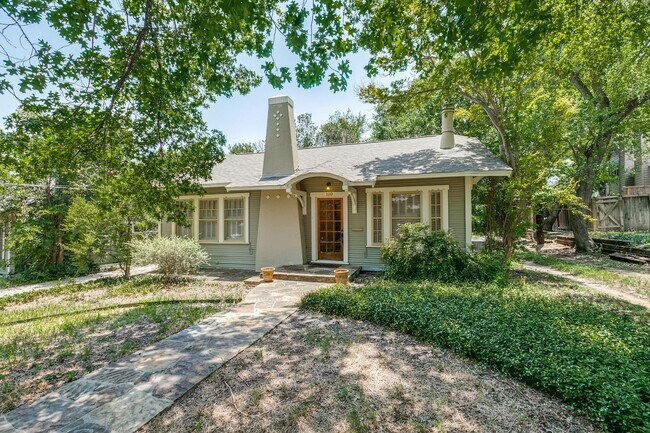 Building Photo - 2-BEDROOM ALAMO HEIGHTS COTTAGE
