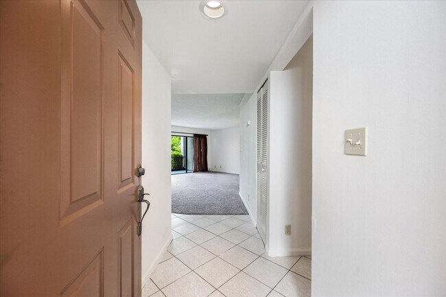 Foto del edificio - 12692 Shoreline Dr