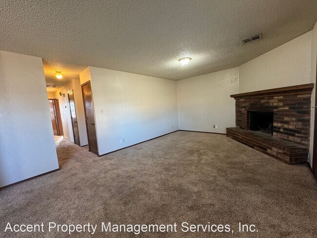 Building Photo - 3 br, 2 bath House - 119 East Canton Street