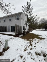 Building Photo - 11 Sycamore Ct