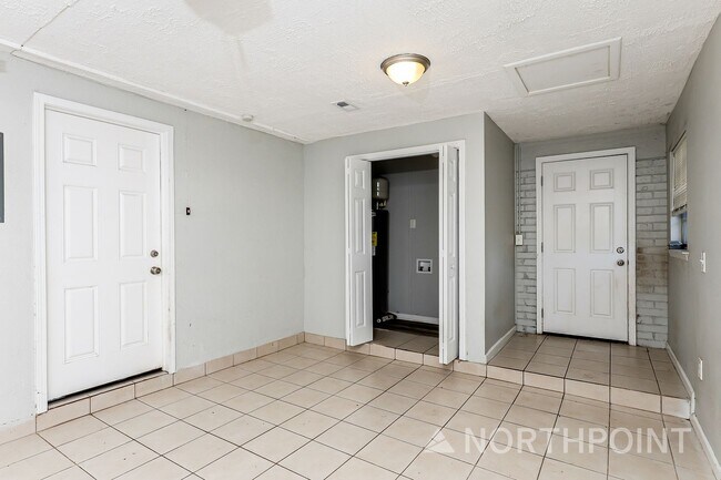 Building Photo - 3 BR/2BA | Newly Renovated Single Family Home | 1-Car Covered Parking | Front yard!