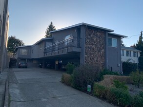 Building Photo - 729 Highland Ave