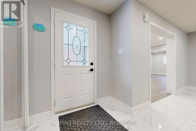 Building Photo - 6521 Warbler Ln