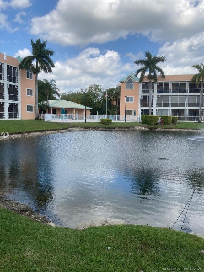 Foto del edificio - 75 Gulfstream Rd